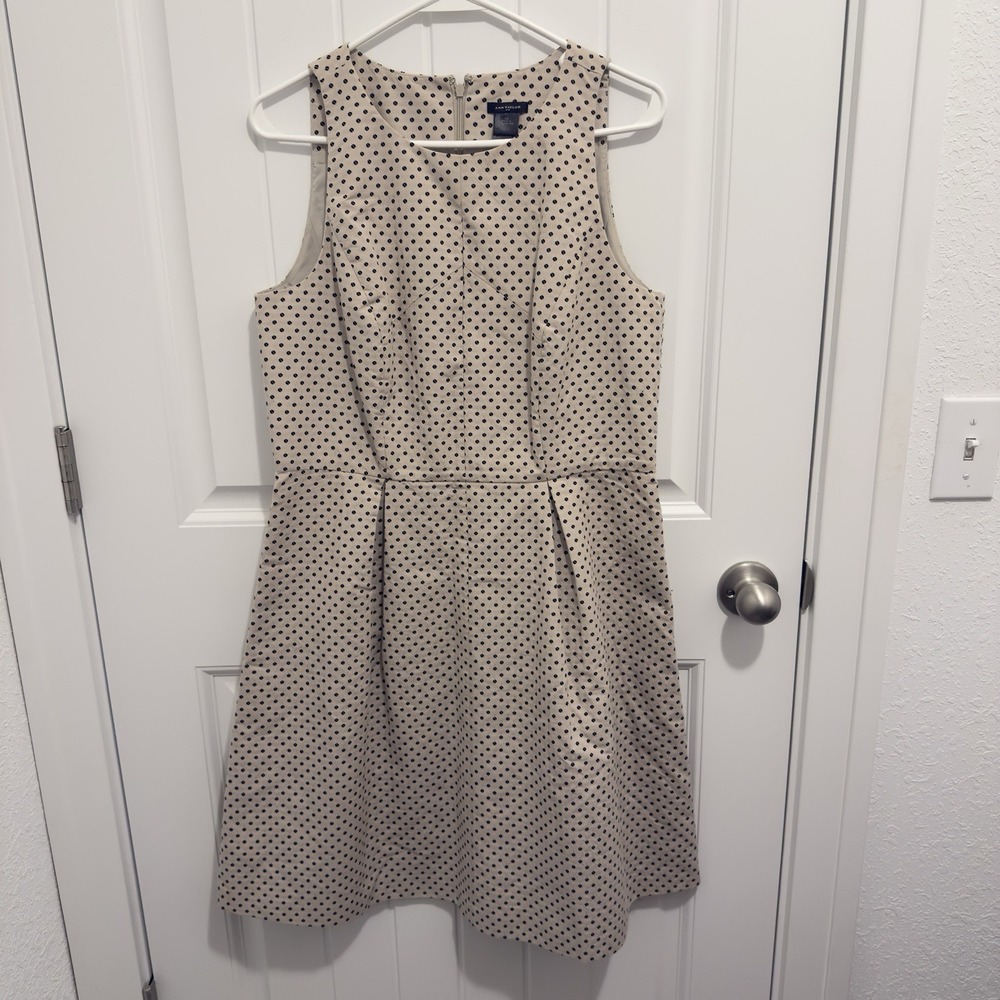 Ann Taylor Women's Tan Black Circle A-line Dress Zipper Back Pleated Size 10